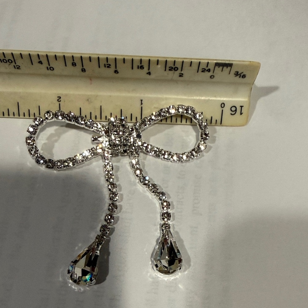Elegant Silver Bow Brooch